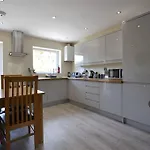 Space For 9 With Riverside Views