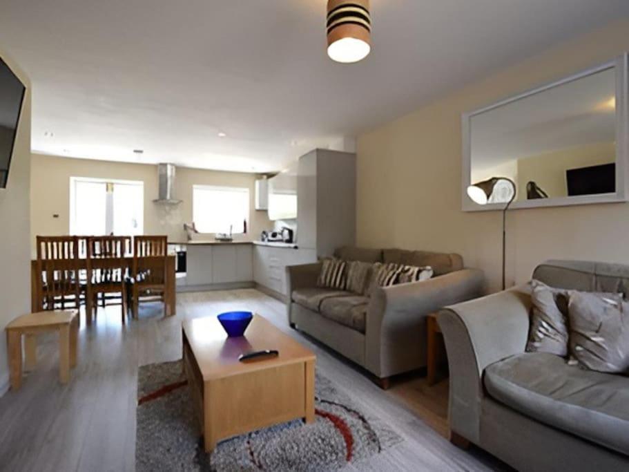 Space For 9 With Riverside Views York