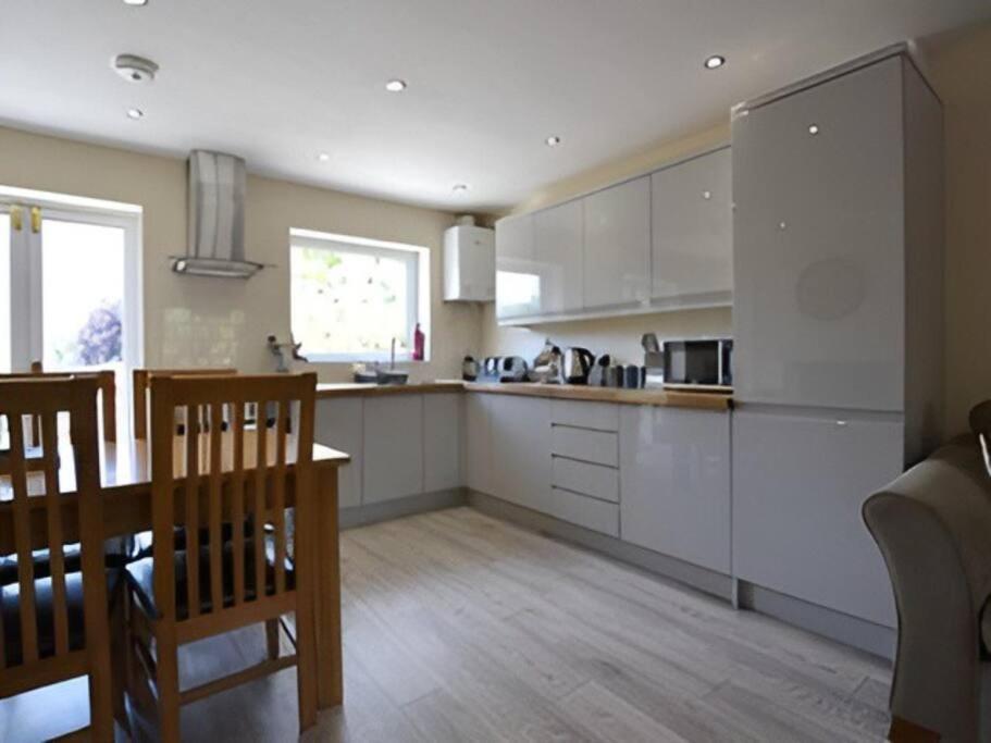 Space For 9 With Riverside Views York